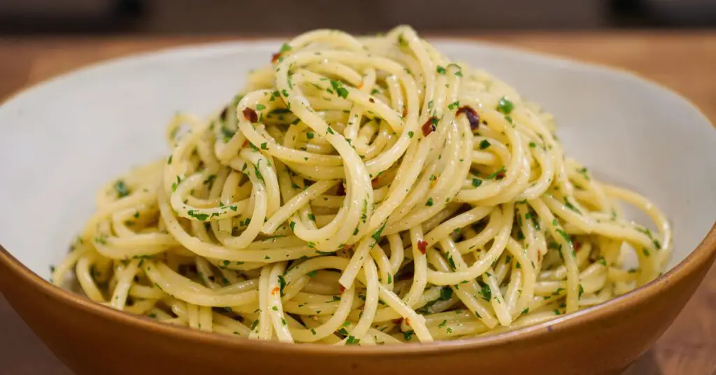 Spaghetti with Garlic and Olive Oil